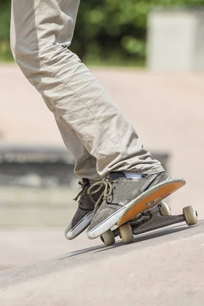 Close Ragazzo Making Trick Skateboard — Foto Stock