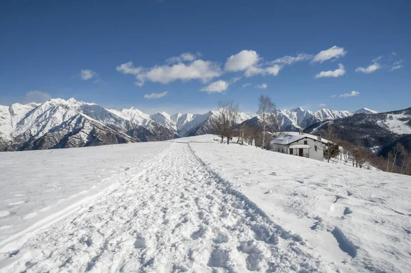 Vista Encostas Montanha Para Esquiar Estação Inverno — Fotografia de Stock