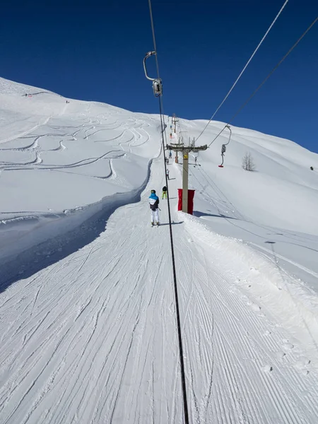 Uitzicht Bergen Kabelbaan Het Winterseizoen — Stockfoto