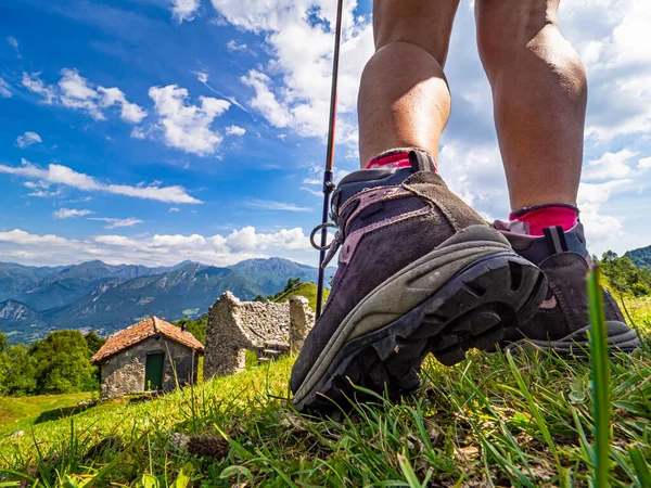 Dettaglio Scarponi Trekking Nelle Alpi Italiane — Foto Stock