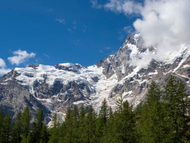 Macugnaga Vadisi 'nden Dufourspitze tepesi