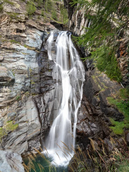 Cachoeira Lillaz Parque Nacional Gran Paradiso — Fotografia de Stock