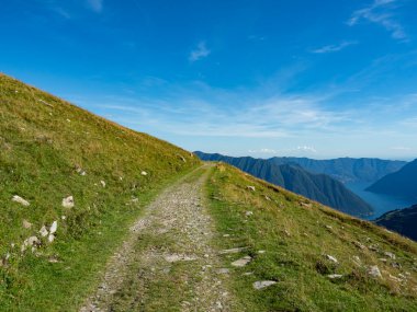 Como Gölü Alplerinde Alp izleri