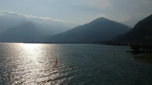 Windsurfer Atardecer Lago Como — Vídeos de Stock