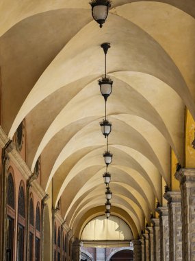 Bologna 'nın tipik bir portico görüntüsü