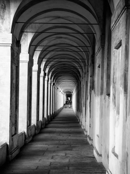博洛尼亚著名的圣路加门廊 — 图库照片