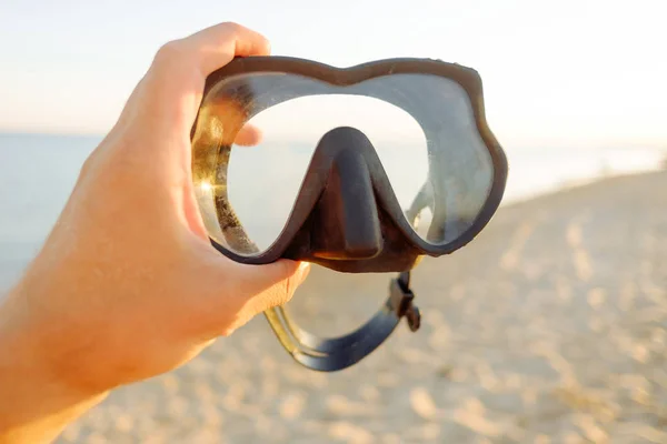 Male Hand Holding Mask Swimming Background Sea Outdoor Point View — Stock Photo, Image