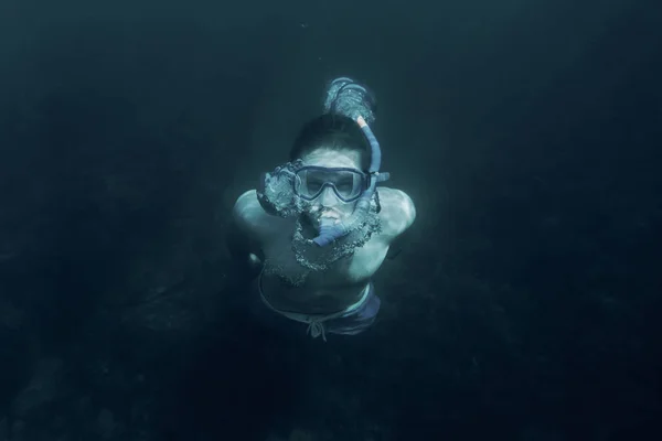 Young Man Mask Snorkel Swimming Underwater Deep Sea — Stock Photo, Image