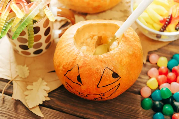 Process of preparation Halloween jack-o-lantern pumpkin. — Stock Photo, Image