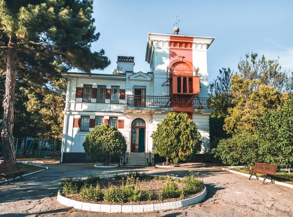 Gelendzhik Rusya Mayıs 2020 Karadeniz Kıyısındaki Eski Deniz Feneri Bir — Stok fotoğraf