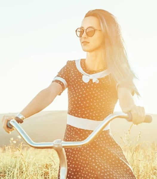 Beautiful Young Woman Dress Sunglasses Riding Bicycle Sunny Summer Day — Stock Photo, Image