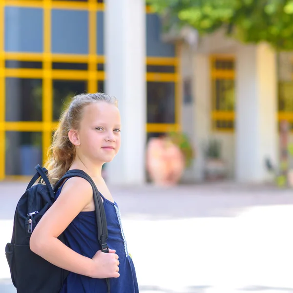 Portrair Happy Smiling Kid Back School Child Little Freckles Girl — Stock Photo, Image