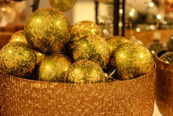 Kerst Decoratie Bal Groen Goud Kleur Van Kerstmis Ballen Kom — Stockfoto