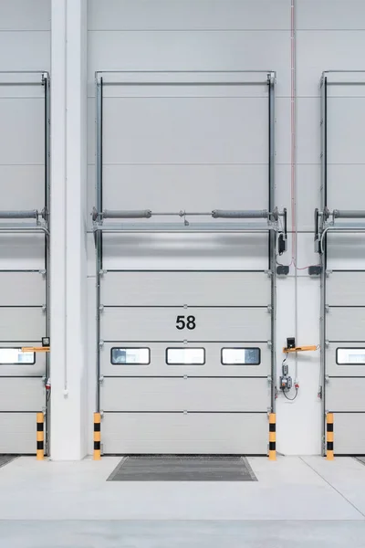 lojistik kompleksinde depo