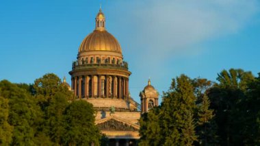 Rusya'da Saint-Petersburg St Isaacs Katedrali'nde gün batımı