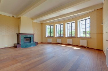 büyük modern boş oturma odası