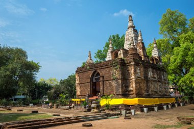 Wat Chet Yot, yedi pagoda tapınağı Tayland 'ın Chiang Mai şehrinde önemli bir turistik merkezdir..