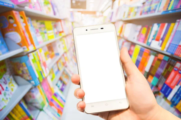 Las imágenes borrosas de teléfonos inteligentes de uso femenino en Bokeh Fondo abstracto — Foto de Stock