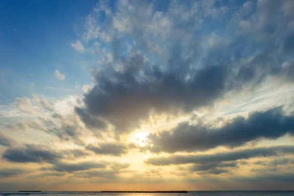 Belle Lever Soleil Tôt Matin Sur Mer Horizon Bleu Ciel — Photo