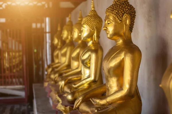 Buda Dourado Bonito Muitas Estátuas Wat Phra Rattana Mahathat Também — Fotografia de Stock