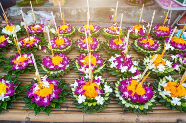 Loy Kratong Festiv için muz yaprağı ile yüzen sepet Kratong