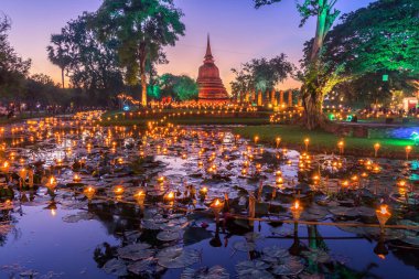 Sukhothai Co Lamplighter Loy Kratong Festivali Sukhothai H at