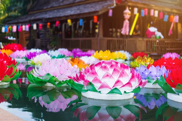 Beautiful kratong Made of foam is floating on the water for Loy — Stock Photo, Image