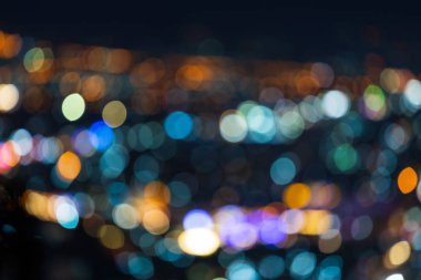 Renkli ışık Soyut dairesel bokeh gece geri şehir