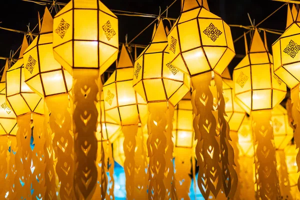 Красивий ліхтар Lanna є Північний тайському стилі ліхтарі в LOI — стокове фото