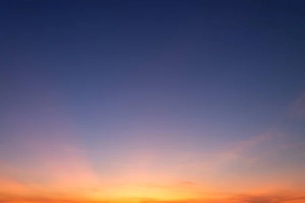 Céu Laranja Textura Fundo Com Nuvens Brancas Por Sol — Fotografia de Stock