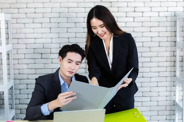 Ejecutivo Empresa Joven Hombre Negocios Asiático Coaching Secretaria Personal Asistente — Foto de Stock