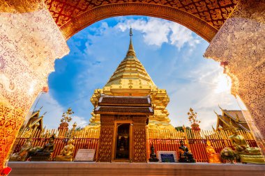 Wat Phra Doi Suthep 'in Budist tapınağı olması Tayland' ın Chiang Mai şehrinde eski bir Tayland sanatı ve halka açık yeridir..