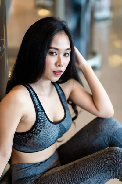 Fitness Asiatische Frauen Sitzen Der Sporthalle Innenraum Und Fitness Health — Stockfoto