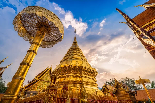 Wat Phra Doi Suthep Jest Buddyjski Rozciągacz Jest Główną Atrakcją — Zdjęcie stockowe