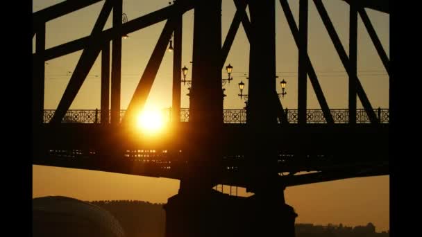 Low Angle View Budapest Downtown Liberty Bridge Sunrise Time Lapse — Stock Video