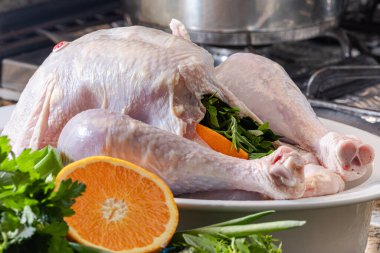 Çiğ hindi, Şükran Günü, Noel yemeği, hazırlık.