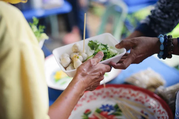 Concetto Del Problema Dei Mendicanti Sulla Terra Mano Dei Mendicanti — Foto Stock