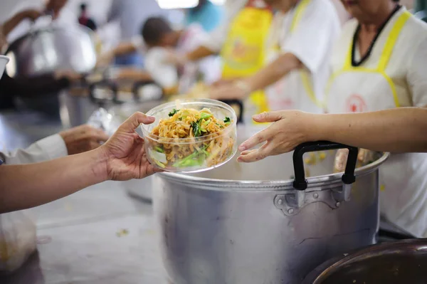 Alimentación Ayuda Eliminar Hambre Muchas Personas — Foto de Stock