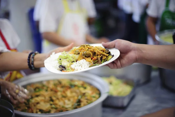 Proporcionar Alimentos Los Pobres Ayudar Compartir Los Demás Seres Humanos — Foto de Stock