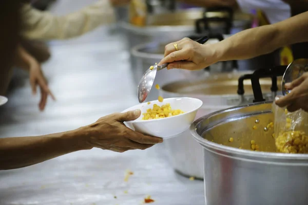 Hands-on food of the hungry is the hope of poverty : concept of homelessness