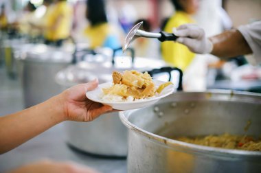 Bağış aç insanlar için mücadele için bir umut : Bakım kavramı