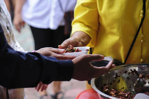 Pomoc Chudým Společnosti Dařováním Potravin Pojem Hladu — Stock fotografie