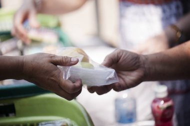 dilenci için gıda besleme yoksulluk kavramı