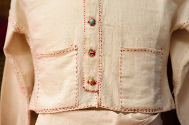 Mankenler el yapımı ipek elbise giydiklerini gösteriyor: Kuzey bölgesindeki Tayland 'da yerel pamuk seti