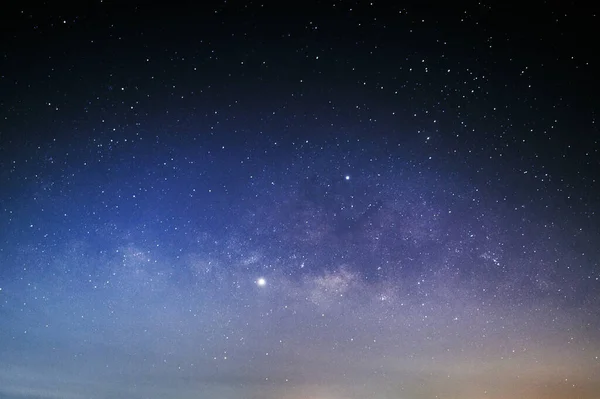 은하수가 겨울의 빛나는 아름다운 — 스톡 사진