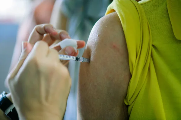 Prevention of influenza vaccination in the arm of the people: the concept of treatment