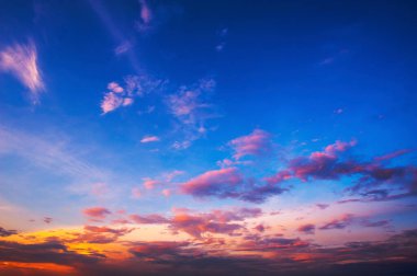 Gün batımından sonra güzel gökyüzü