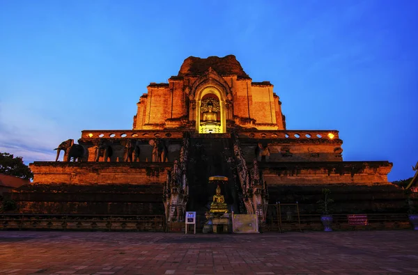 Templo Wat Jedi Luang Significa Gran Templo Pagoda Antiguo Crepúsculo — Foto de Stock