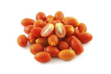 Beyaz arkaplanda izole edilmiş taze domates