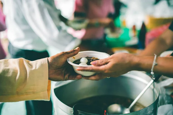 Partilha Alimentos Com Seres Humanos Sociedade Conceito Que Ajuda Pessoas — Fotografia de Stock